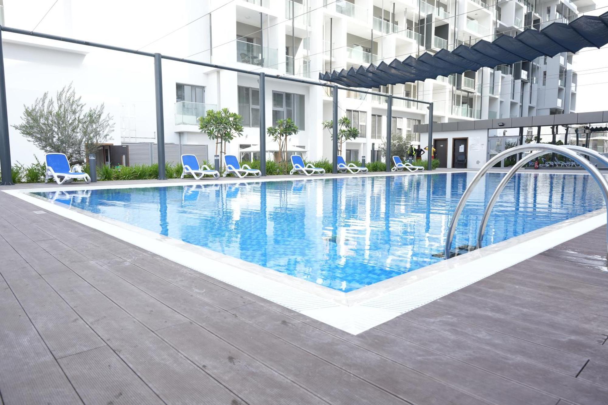 Poolside Charm Apartment Abu Dhabi Exterior foto