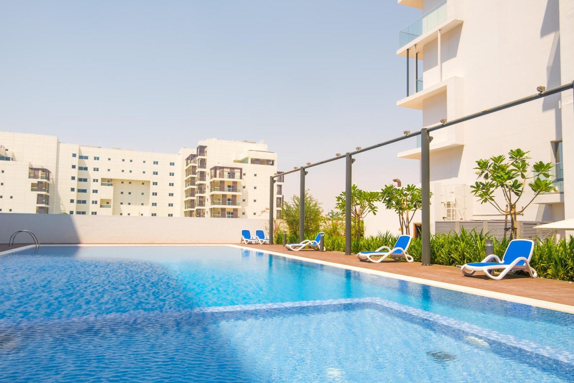 Poolside Charm Apartment Abu Dhabi Exterior foto